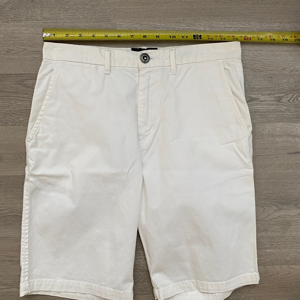 American Eagle flat front khaki shorts white size 28